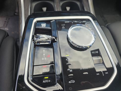New 2026 BMW 740i RWD image 18