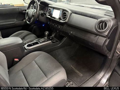 Used 2017 Toyota Tacoma TRD Off-Road w/ Tow Package (A/T) AWD/4WD image 27