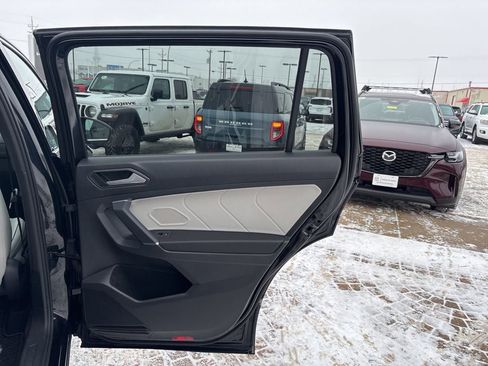 Used 2020 Volkswagen Tiguan SEL Premium R-Line image 43