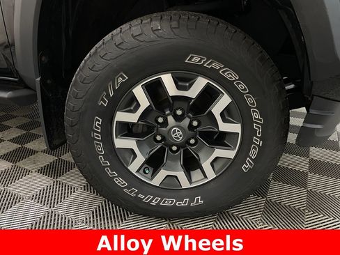 Used 2019 Toyota Tacoma TRD Off-Road AWD/4WD image 46