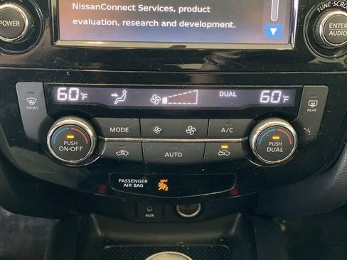 Used 2016 Nissan Rogue SL w/ SL Premium Package AWD/4WD image 22