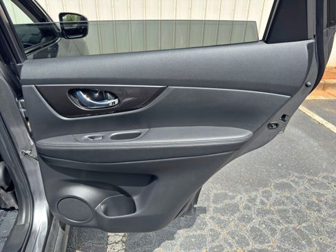 Used 2020 Nissan Rogue SV AWD/4WD image 40
