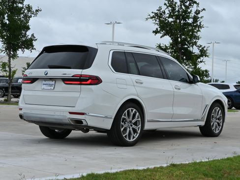 Certified 2024 BMW X7 xDrive40i w/ Executive Package AWD/4WD image 9
