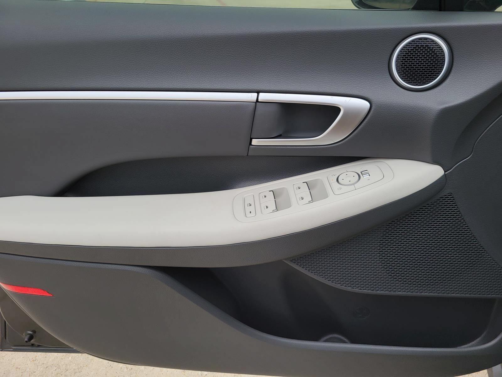 New 2026 Hyundai Sonata SEL FWD image 12