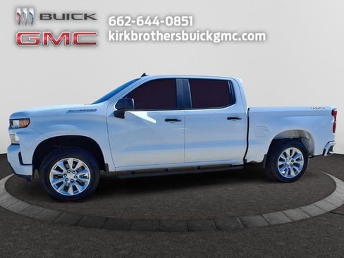 Used 2021 Chevrolet Silverado 1500 Custom image 1