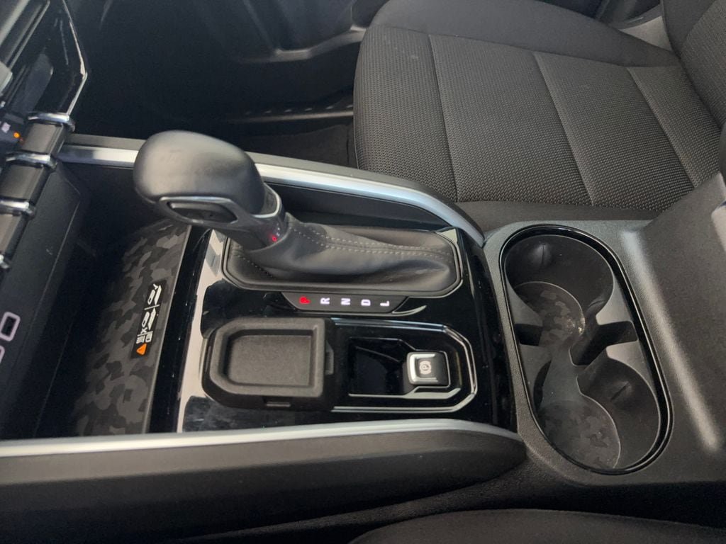 Used 2024 Chevrolet Colorado LT w/ LT Convenience Package II RWD image 20