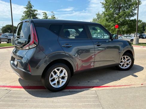 Used 2025 Kia Soul LX w/ LX Technology Package FWD image 6