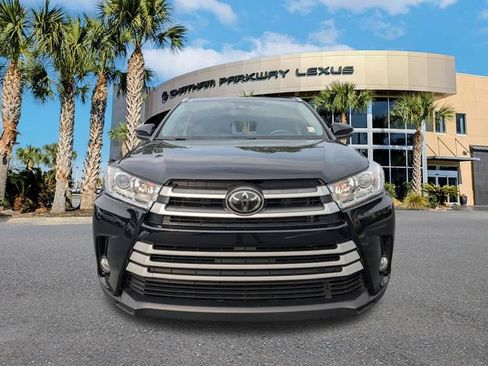 Used 2019 Toyota Highlander XLE AWD/4WD image 11