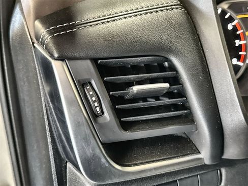 Used 2023 Nissan Rogue SV image 15