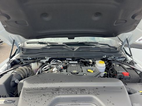 Used 2025 RAM 3500 Limited AWD/4WD image 39