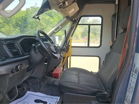 Used 2022 Ford Transit 350 DRW RWD image 4