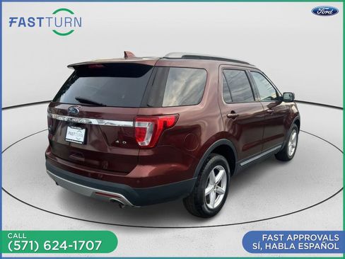 Used 2016 Ford Explorer XLT w/ Equipment Group 202A image 4