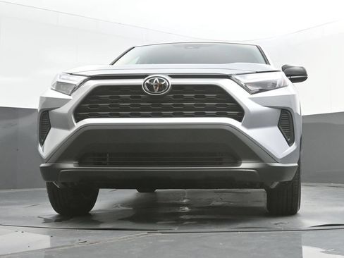 Used 2025 Toyota RAV4 LE FWD image 34