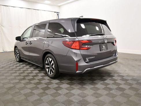 Certified 2025 Honda Odyssey EX-L image 5