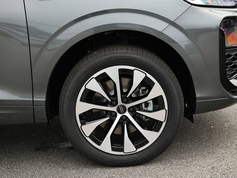 New 2026 Audi Q3 quattro 2.0T AWD/4WD image 5