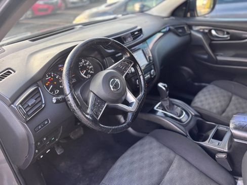 Used 2021 Nissan Rogue Sport SV image 9