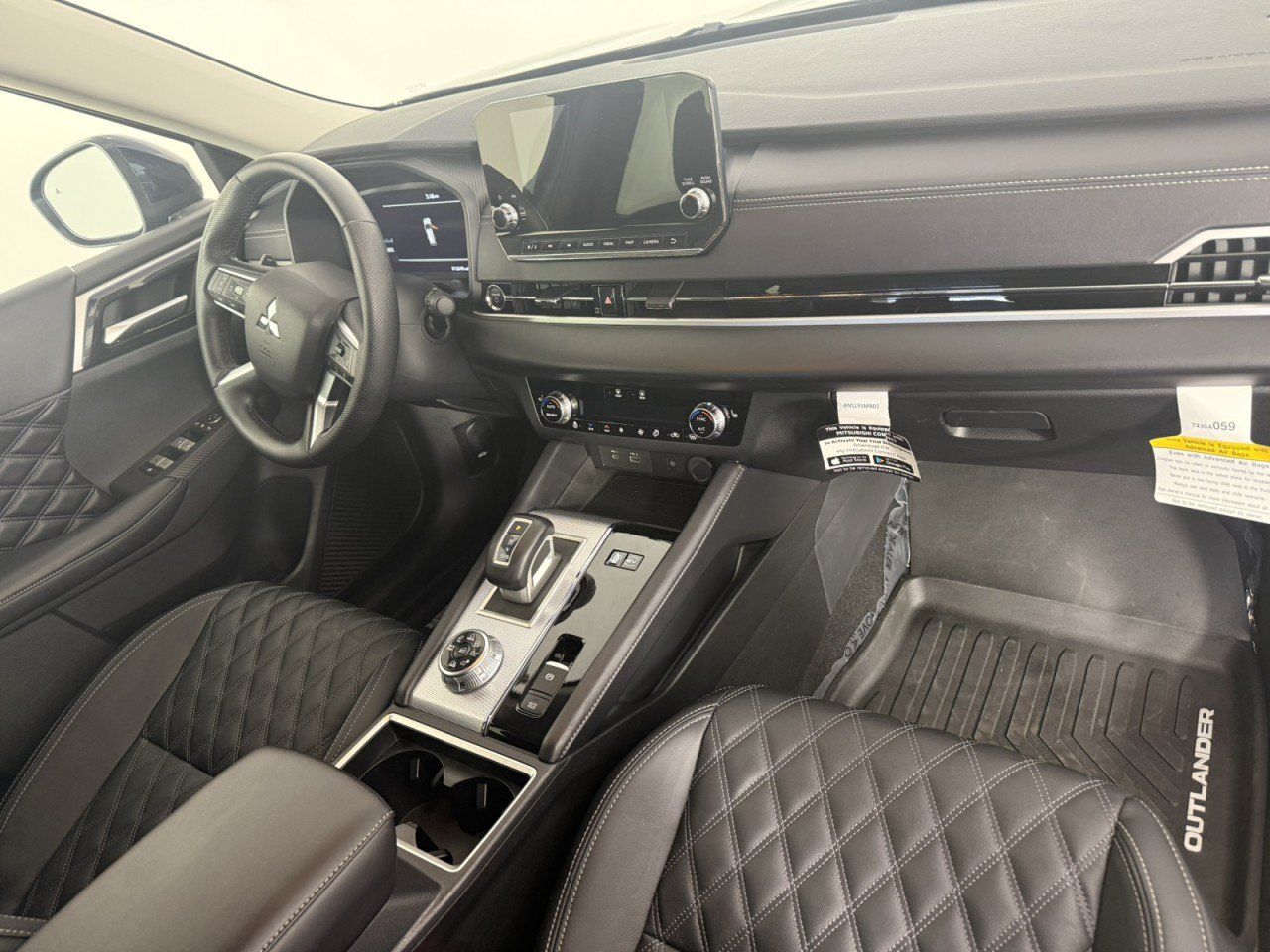 Used 2025 Mitsubishi Outlander SEL AWD/4WD image 11