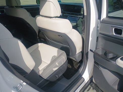 Used 2024 Hyundai Santa Fe Calligraphy AWD/4WD image 17