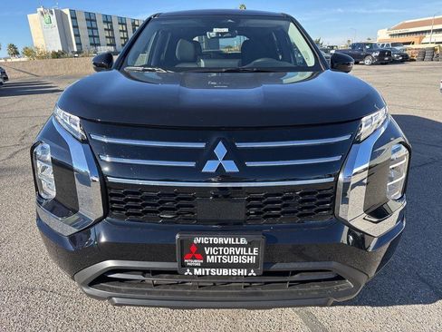 New 2025 Mitsubishi Outlander ES FWD image 2