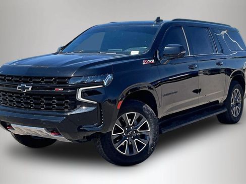 Used 2023 Chevrolet Suburban Z71 w/ Z71 Off-Road Package AWD/4WD image 3