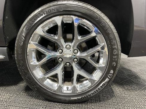 Used 2018 Chevrolet Suburban Premier image 17