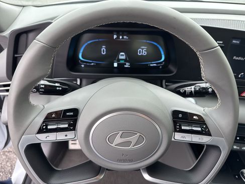 Certified 2025 Hyundai Elantra Sport image 29