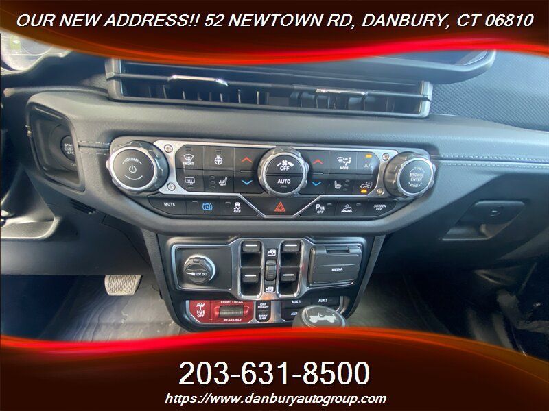 Used 2024 Jeep Wrangler Unlimited Rubicon 4xe w/ Technology Group AWD/4WD image 19