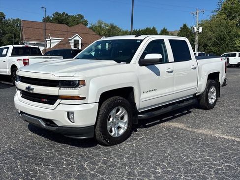 Used 2018 Chevrolet Silverado 1500 LT w/ All Star Edition AWD/4WD image 3