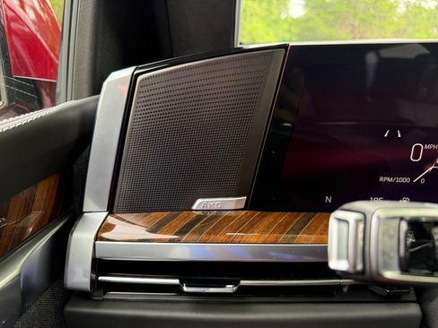 Used 2025 Cadillac Escalade Sport Platinum w/ LPO, Floor Liner Package AWD/4WD image 51