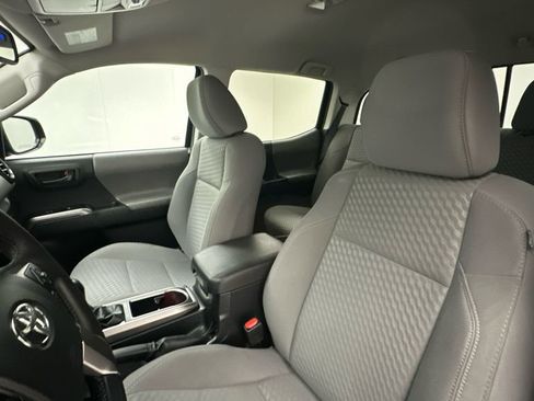 Certified 2023 Toyota Tacoma SR5 AWD/4WD image 9
