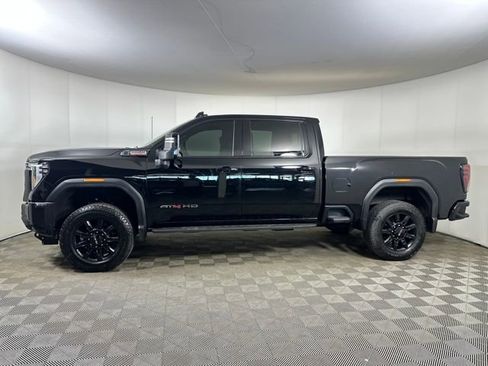 Used 2024 GMC Sierra 2500 AT4 w/ AT4 Premium Plus Package image 6