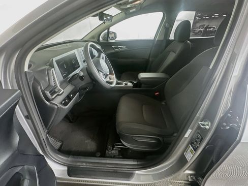 Used 2025 Kia Sportage LX FWD image 13