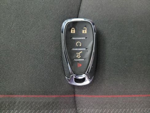 Used 2023 Chevrolet Equinox RS FWD image 32