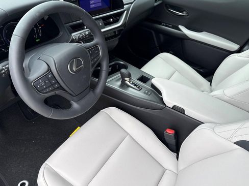 New 2026 Lexus UX 300h FWD image 4