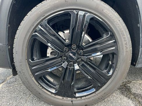 Used 2025 GMC Acadia Elevation w/ Elevation Premium Package FWD image 10