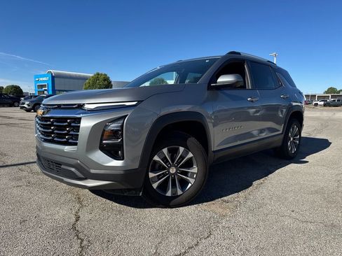 Used 2025 Chevrolet Equinox LT w/ Convenience Package II image 1