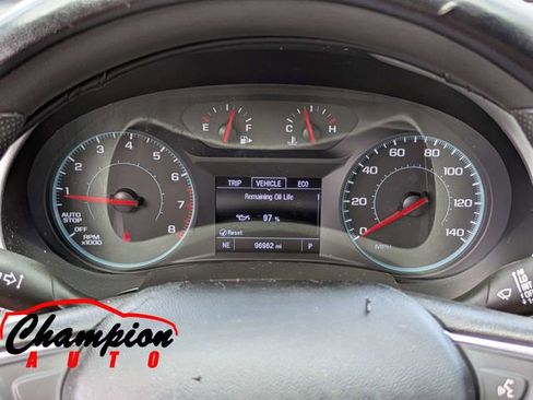 Used 2022 Chevrolet Malibu LT FWD image 28