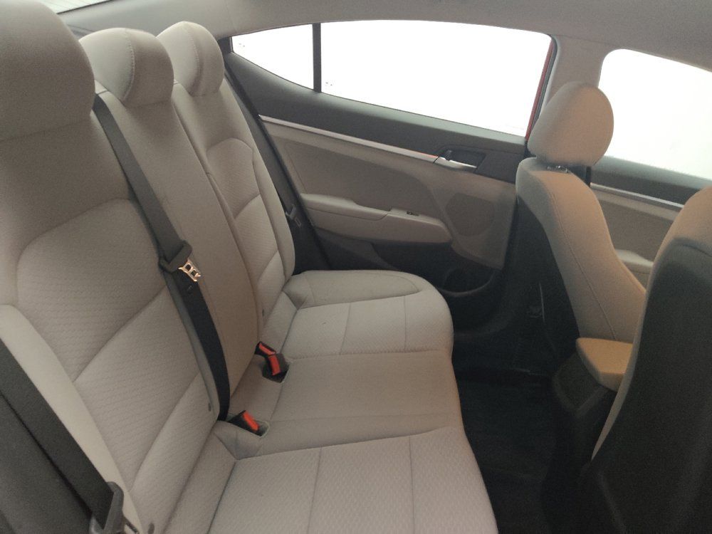 Used 2020 Hyundai Elantra SE FWD image 19