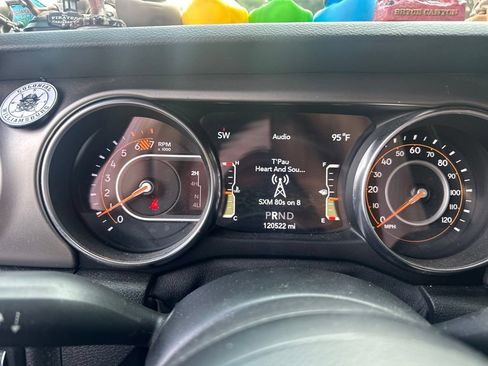 Used 2021 Jeep Wrangler Unlimited Sport AWD/4WD image 10