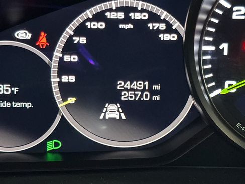 Used 2018 Porsche Panamera 4 AWD/4WD image 27