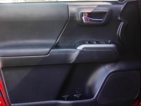 Used 2023 Toyota Tacoma TRD Off-Road image 24