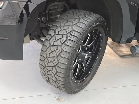 Used 2018 Chevrolet Tahoe LT w/ Luxury Package image 34