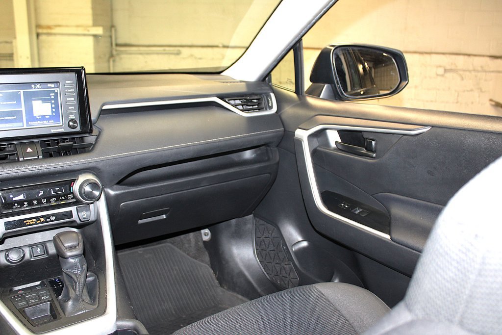 Used 2020 Toyota RAV4 LE w/ All Weather Liner Package AWD/4WD image 30