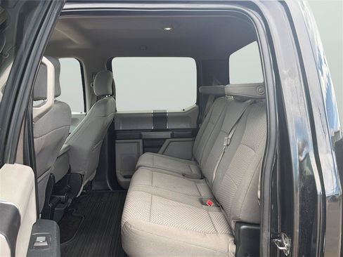 Used 2015 Ford F150 XLT RWD image 15