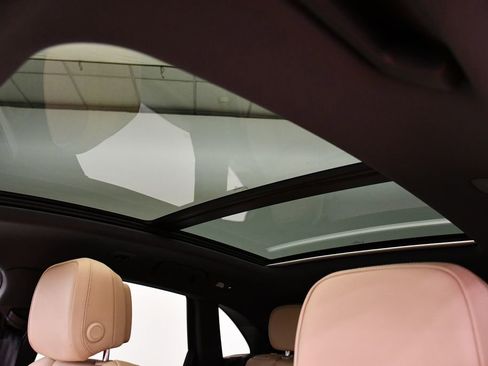 Certified 2025 Porsche Macan image 20