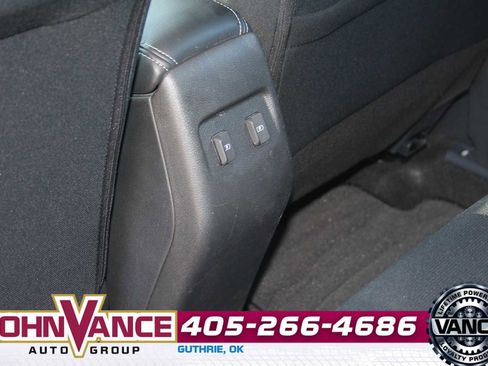 Used 2022 Nissan Kicks SV image 25