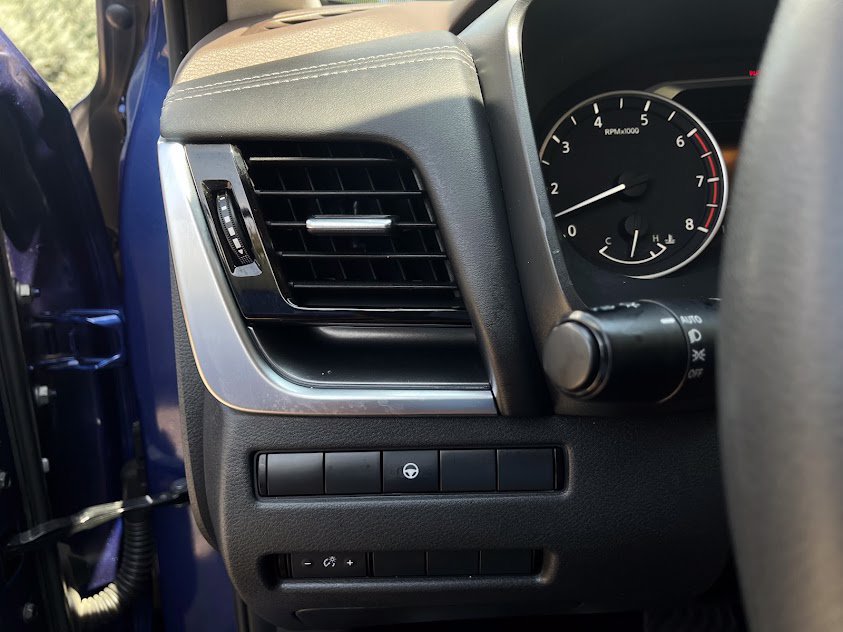 Used 2021 Nissan Rogue SV AWD/4WD image 11