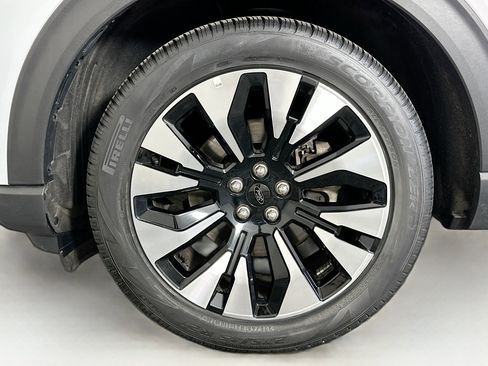 Used 2025 Ford Explorer Platinum w/ LUX Leather Package AWD/4WD image 11