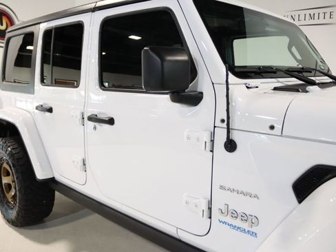Used 2021 Jeep Wrangler Unlimited Sahara w/ Dual Top Group AWD/4WD image 9