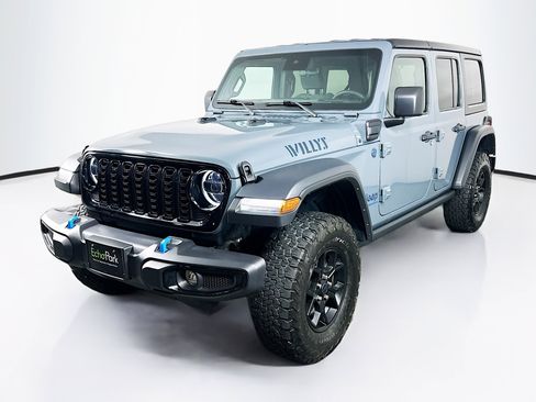 Used 2024 Jeep Wrangler Unlimited AWD/4WD image 3